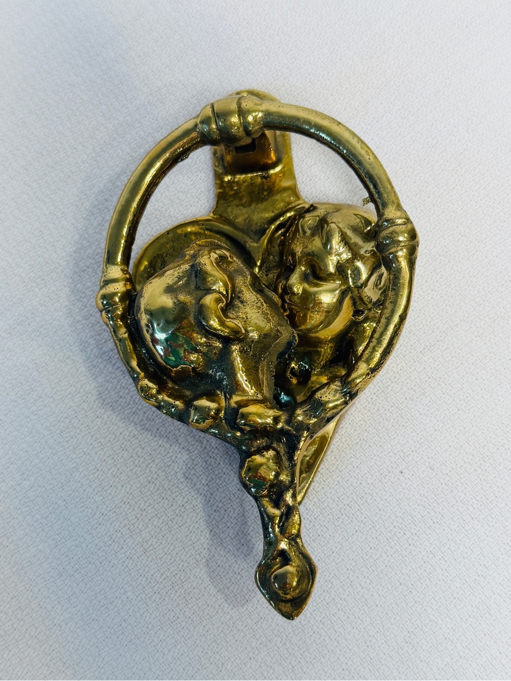 Vintage NOS Brass Colored Sweetheart Kissing Lovers Door Knocker Heart 5” Unused